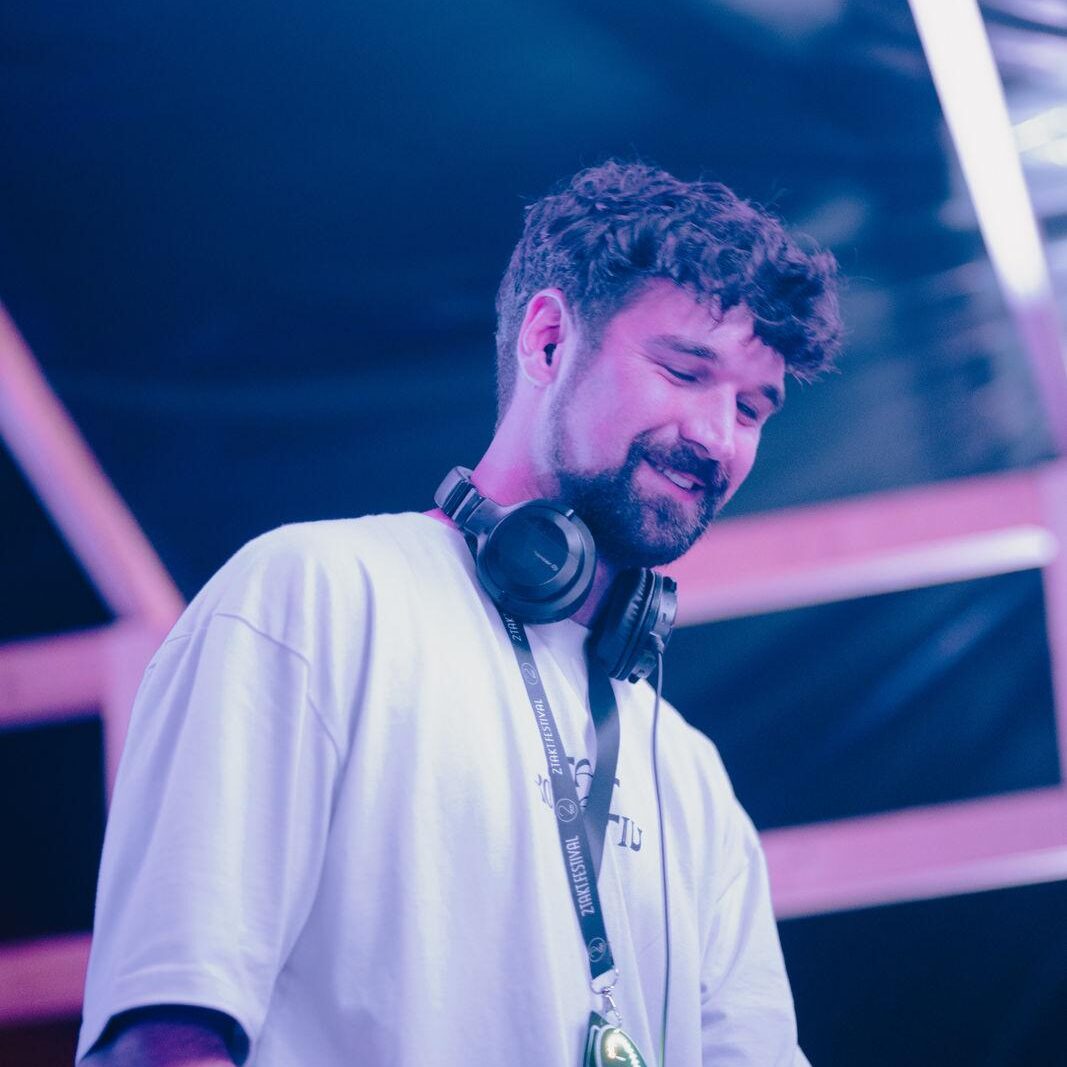 Simon Hirschfeld DJ Temprana